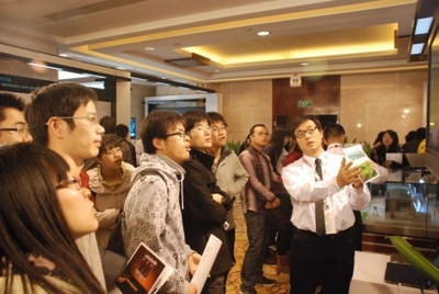 學生資助管理中心積極組織困難生參加校外職業發展教育活動