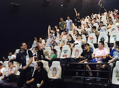 《父子雄兵》萬(wàn)達(dá)影城點(diǎn)映口碑爆棚 大鵬范偉戲外延續(xù)“父子情”