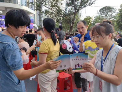 廣西柳州市柳南區太陽社區關工小組開展“黨建聚合力 普法進萬家”宣傳活動