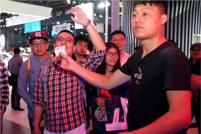 長安CS85 關于美,他 們 怎 么 說